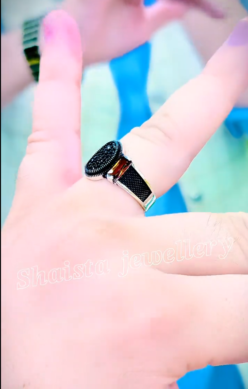 Modern Black Ring Ring Store
