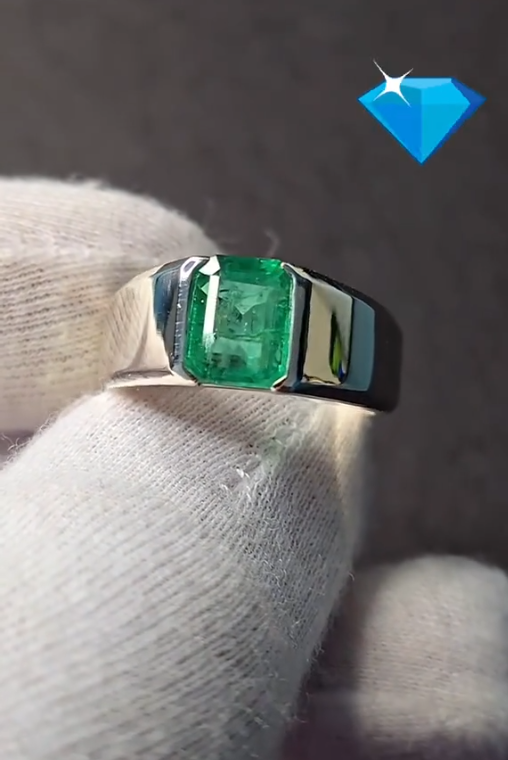 Modernist Emerald Ring Ring Store